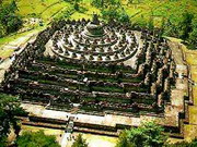 all other temples pale into insignificance
